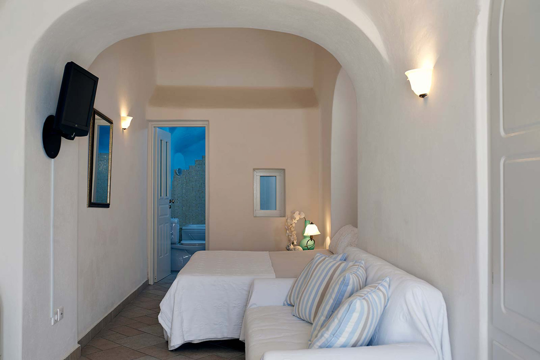 Cave Studio Curved Room Mirabo Villas Firostefani Santorini