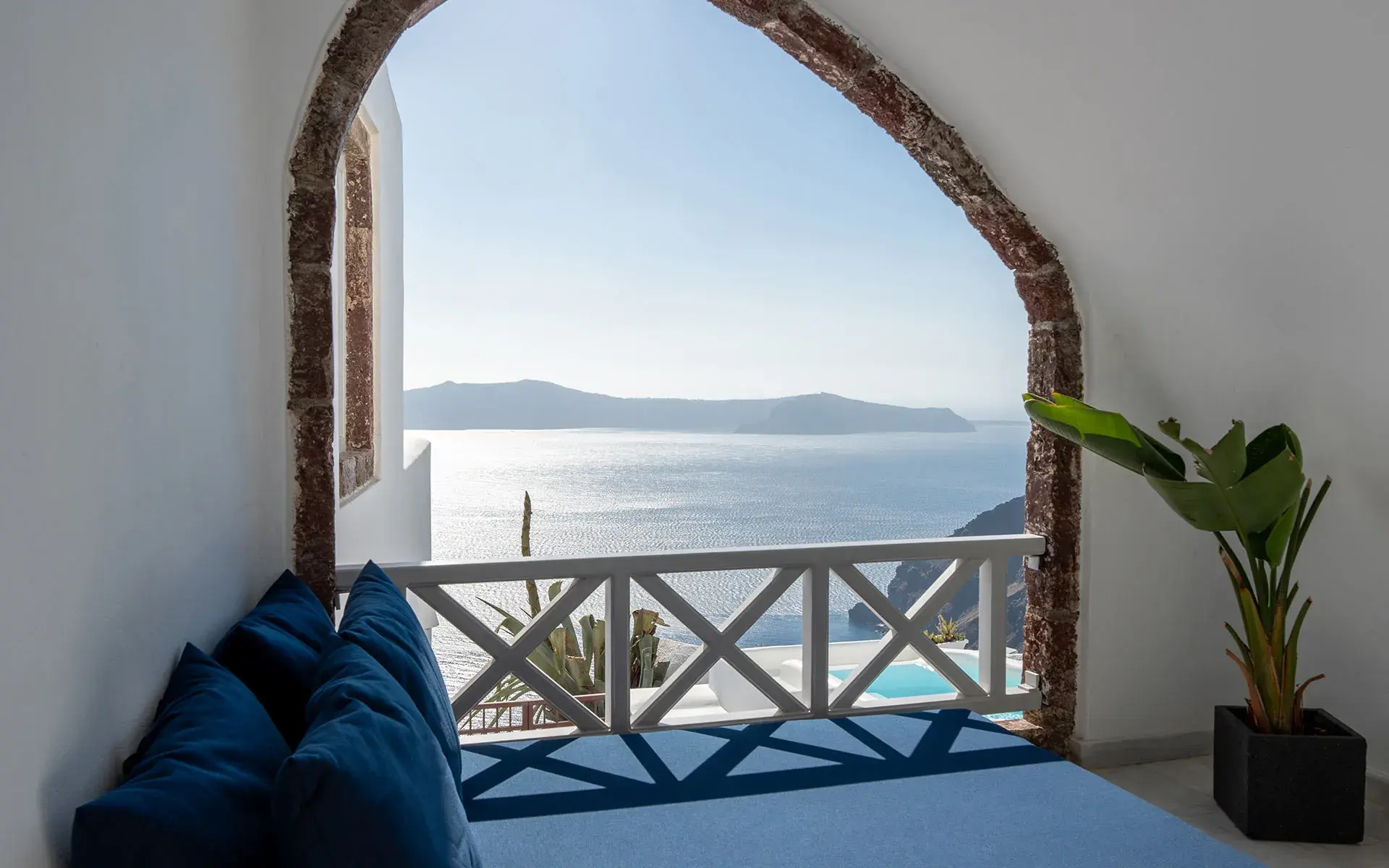Upscale Accommodation in Firostefani